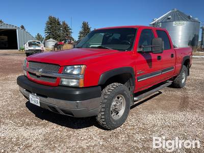 2004 Chevrolet 2500 HD Silverado 4x4 Crew Cab Pickup