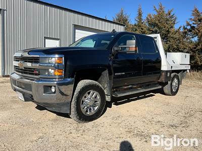 2015 Chevrolet Silverado 2500HD 4x4 Crew Cab Diesel Flatbed Pickup