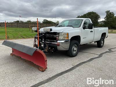 2007 Chevrolet Silverado 2500HD 4x4 Pickup w/Snow Blade
