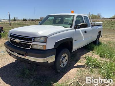 2006 Chevrolet 3500 Silverado 4x4 Extended Cab Pickup