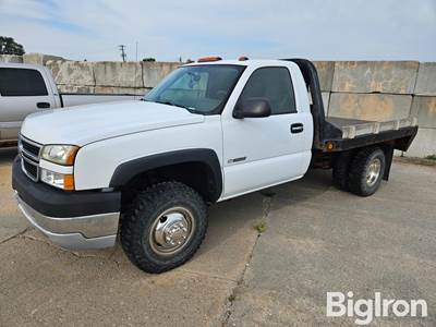 2006 Chevrolet Silverado 3500 4x4 Flatbed Dually