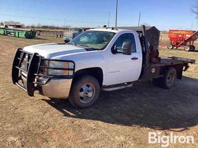 2008 Chevrolet Silverado 3500 HD 4x4 Flatbed Pickup w/Bale Bed & Caker Feeder