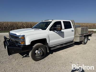2015 Chevrolet Silverado 3500HD 4x4 Dually Pickup