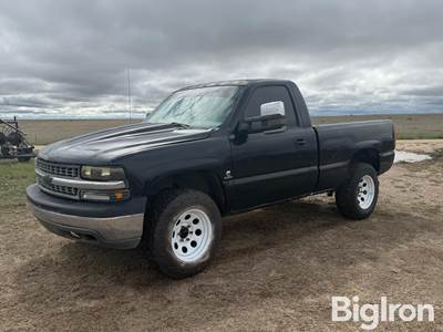2001 Chevrolet Silverado 1500 Single Cab Short Bed 4x4 Pickup w/Cummins