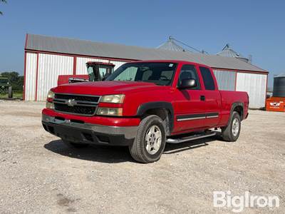 2007 Chevrolet Silverado 1500 Classic Z71 Pickup Truck
