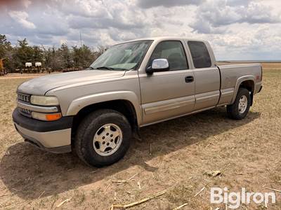 2000 Chevrolet Silverado K1500 Z71 LT 4x4 Extended Cab Pickup