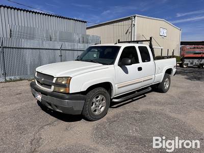 2004 Chevrolet Silverado Z71 Club Cab 4WD Pickup