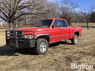 1997 Dodge Ram 1500 V8 Magnum 4X4 Extended Cab Truck