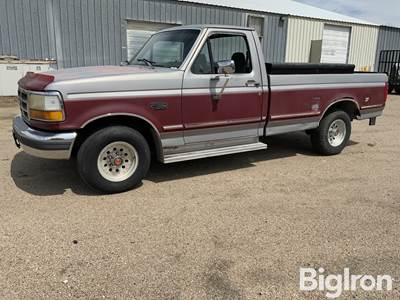 1993 Ford F150 XLT 2WD Pickup