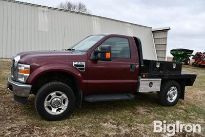 2010 Ford F250 Super Duty 4X4 Flatbed Pickup Truck
