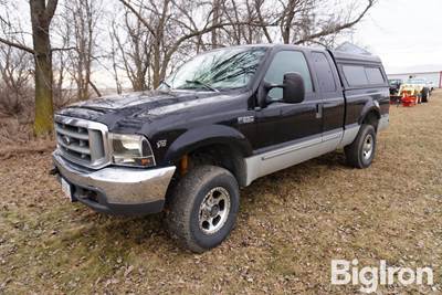 2000 Ford F250 Shortbox Pickup w/Topper