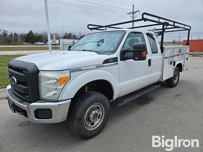 2015 Ford F250 Super Duty Extended Cab 4x4 Pickup W/Utility Bed