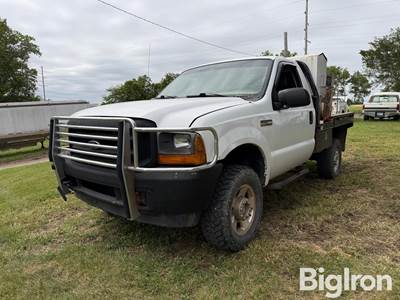 2006 Ford F250 4x4 Flatbed Feed Pickup