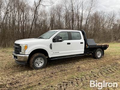 2017 Ford F250 XL Super Duty 4x4 Crew Cab Flatbed Pickup