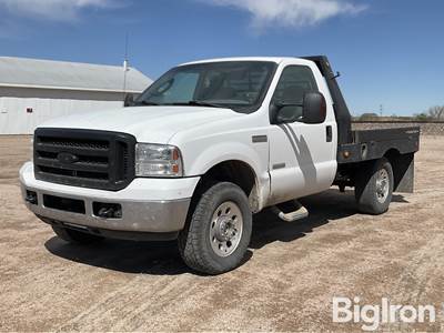 2005 Ford F250 XLT Super duty Regular Cab 4x4 Flatbed Pickup