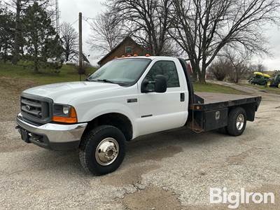 2000 Ford F350 4WD Flatbed Pickup