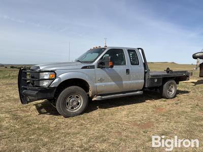 2015 Ford F350 Flatbed Pickup