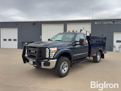 2016 Ford F350 Super Duty 4x4 Service Pickup