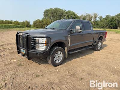 2025 Ford F350 4x4 Crew Cab Pickup