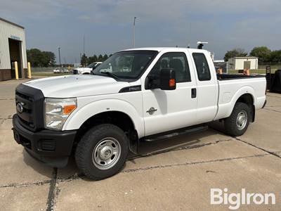 2015 Ford F350 Super Duty 4x4 Extended Cab Pickup