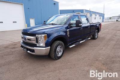 2018 Ford F350XL Crew Cab Pickup w/8' Box
