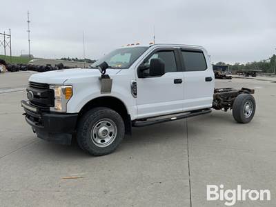 2017 Ford F350 XL Super Duty 4WD Crew Cab & Chassis Pickup