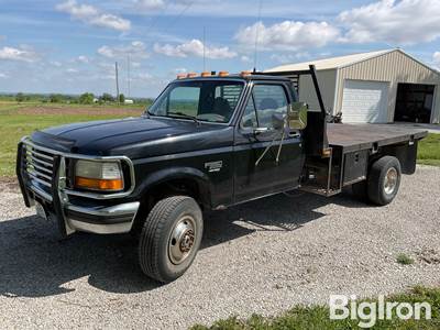 1996 Ford F 350 XL Flatbed Pickup