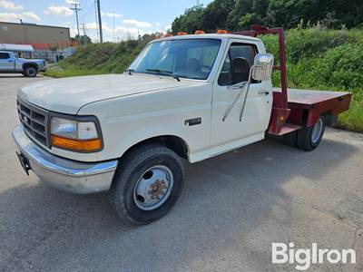 1996 Ford F350 XL Flatbed Pickup