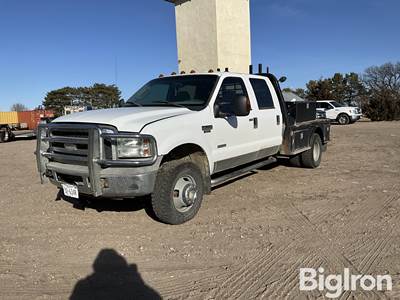 2006 Ford F350 XLT 4x4 Crew Cab Flatbed Dually Pickup
