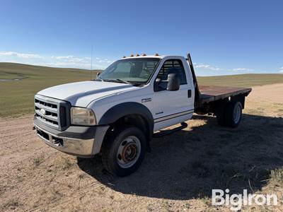 2007 Ford F550 4x4 Flatbed Pickup
