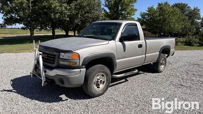 2004 GMC 2500HD 4x4 Pickup