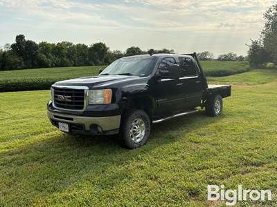 2009 GMC 2500HD 4x4 Crew Cab Flatbed Pickup