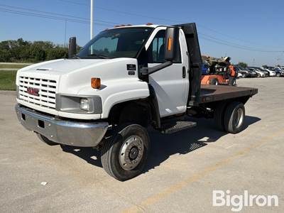 2008 GMC 5500 4X4 Flatbed Pickup