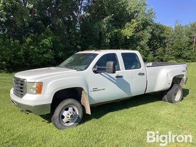 2008 GMC Sierra 3500HD Crew Cab Dually Pickup