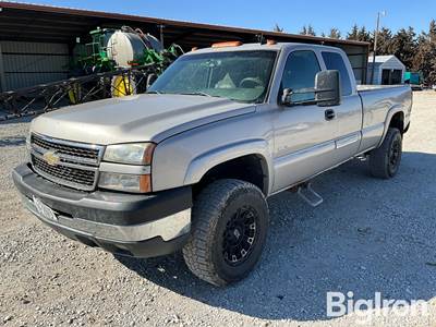 2006 GMC Silverado K2500HD Pickup