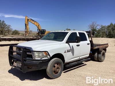 2015 Ram 3500 4x4 Extended Cab Flatbed Pickup
