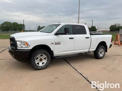 2016 Ram 3500 Heavy Duty 4x4 Crew Cab Pickup