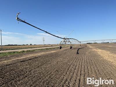 2008 Valley 8000 Series 7 Tower Pivot w/Corner Arm
