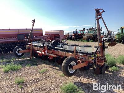 AGCO 8708 8R30 Planter