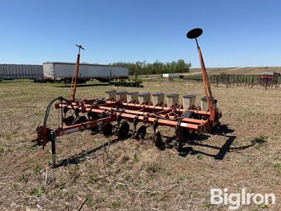 Allis-Chalmers 333 8R20" Planter