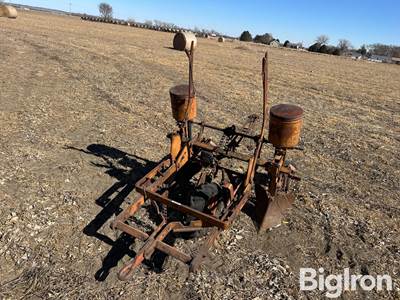 Allis-Chalmers 2-Row Lister/Planter