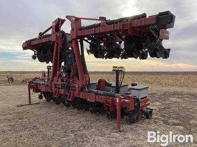 Case IH 1200 16R30 StackFold Planter