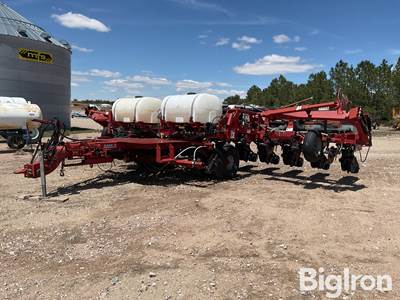 Case IH 1200 12R30 Planter