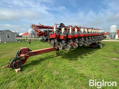 Case IH 1200 31R15 Planter