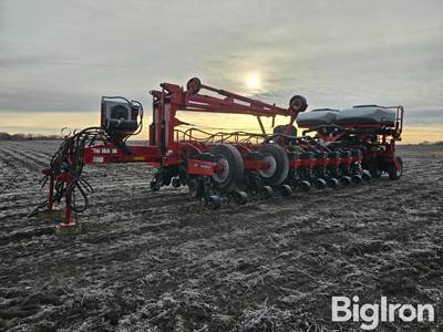 Case IH 1250 Early Riser 24R30 Planter