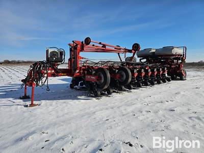 Case IH 1250 Early Riser 24R30 Planter