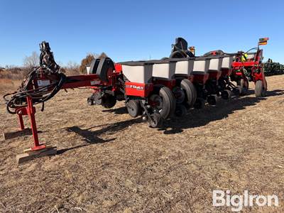 Case IH 1250 Early Riser 16R30 Planter
