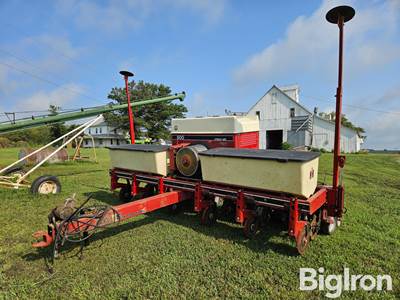 Case IH Cyclo-Air 900 6R30 Planter