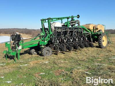 Great Plains YP1225A-24TR Yield-Pro Twin Row 30” Air-Pro Planter