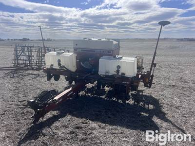 International 800 4R36” Planter